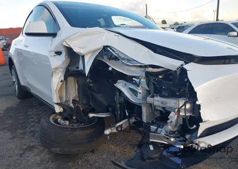 2023 Tesla Model Y Awd/Long Range Dual Motor All-Wheel Drive from USA, damaged, VIN 7SAYGDEE9PA043063